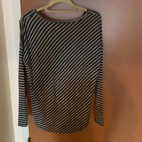 Elliott Lauren striped long sleeve pullover top size large like new - Picture 10 of 11